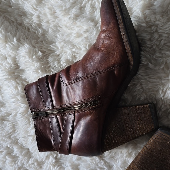 Frye Patty Riding Boot Bootie Gently Worn Brown Leather - Size 10 - Picture 9 of 9